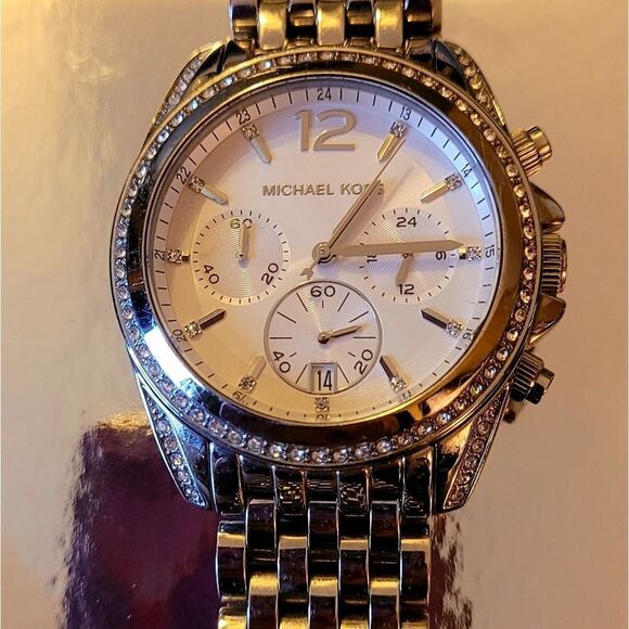 MICHAEL KORS CHRONOGRAPH SILVER WATCH - Picture 5 of 6